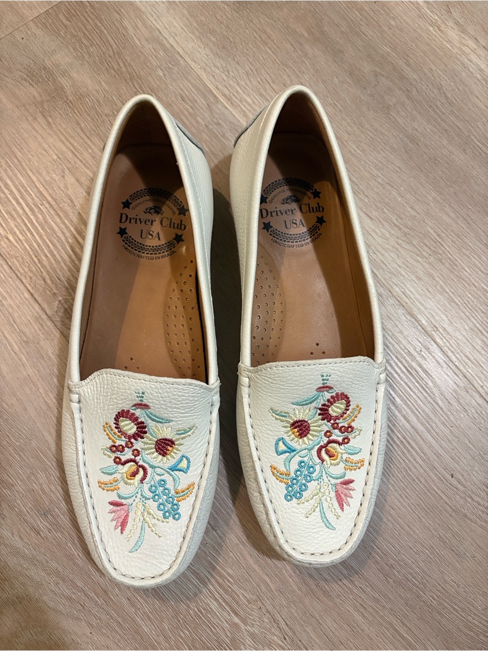 Driver Club USA Cream Leather Loafers with Multicolor Floral Embroidery